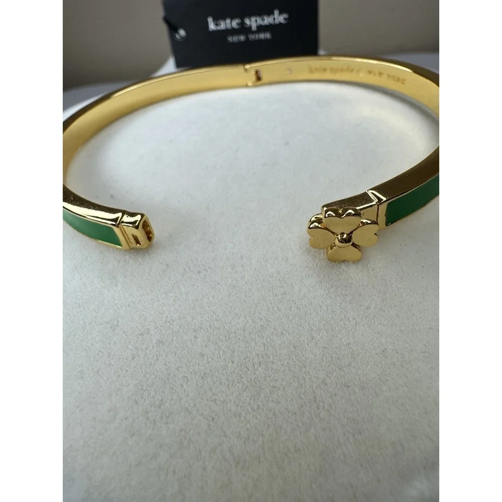 New Kate Spade New York Clover Green & Gold Hinged Bangle 7 Inch Gold Clasp - Picture 2 of 6